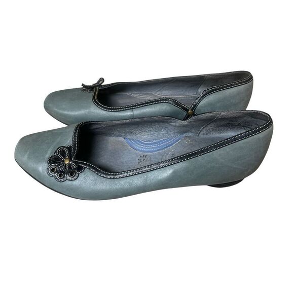 Indigo Shoes - Indigo by Clark’s flats blue/gray sz 7.5